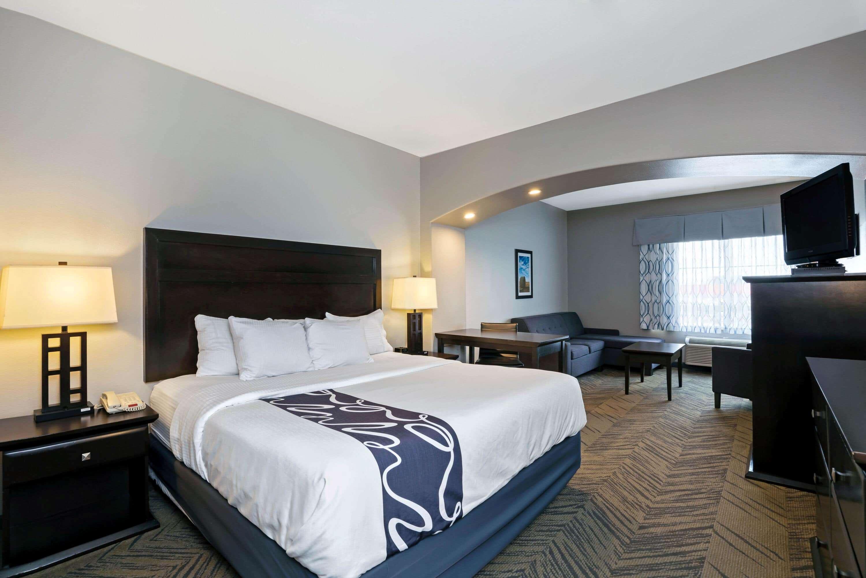 Отель La Quinta By Wyndham Brookshire West Katy Экстерьер фото